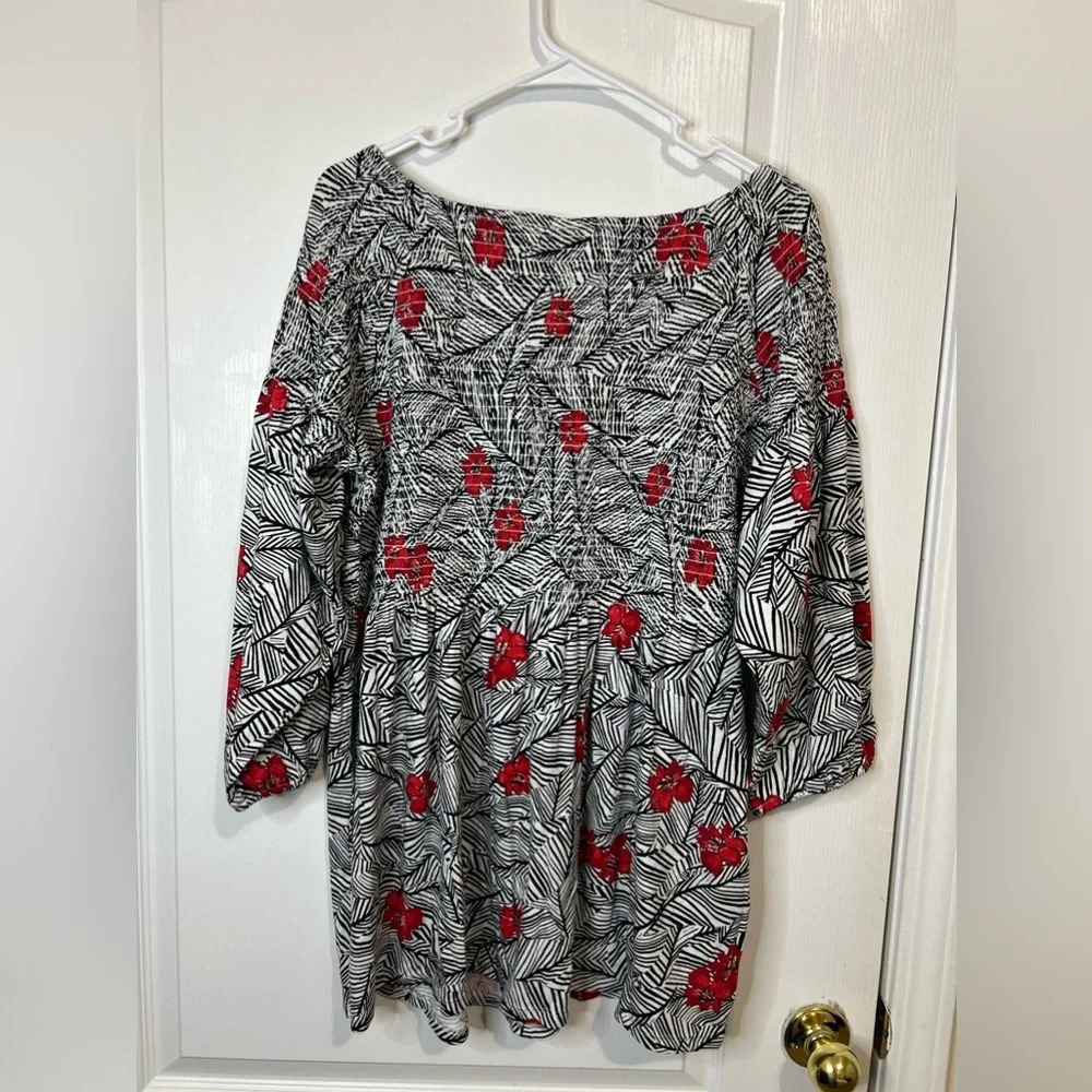 J.Jill Smocked Peasant Style Top Smocked Black White Red Floral Size L - Picture 7 of 15